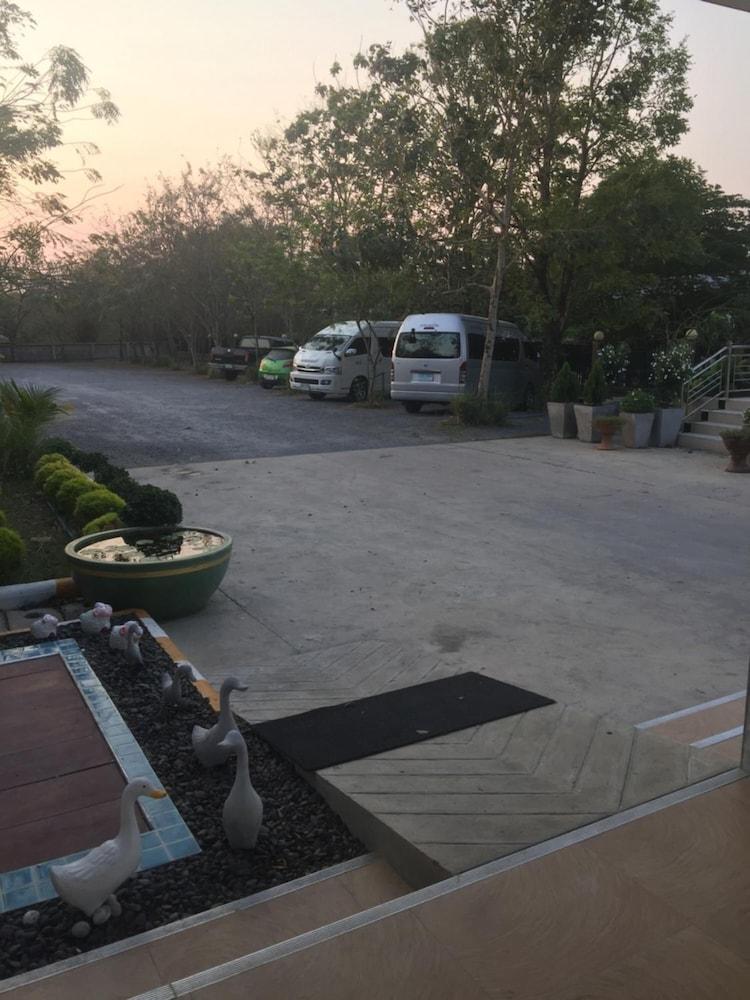 Grand Lopburi Hotel Luaran gambar