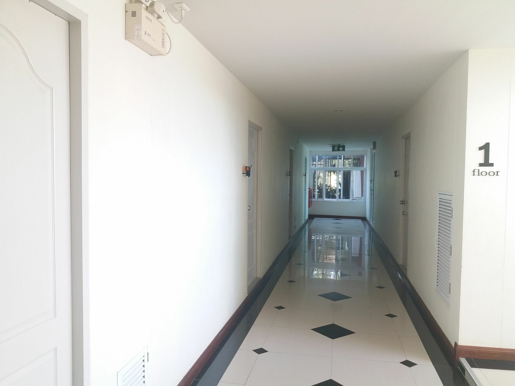 Grand Lopburi Hotel Luaran gambar